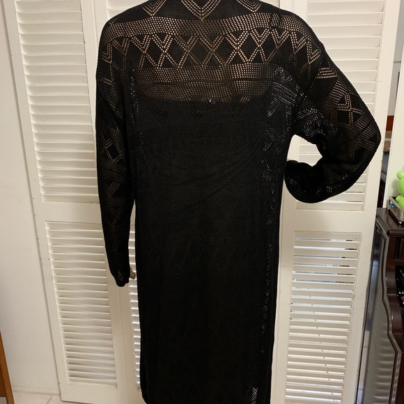H&M Black Mid Length Sweater - Picture 2 of 4